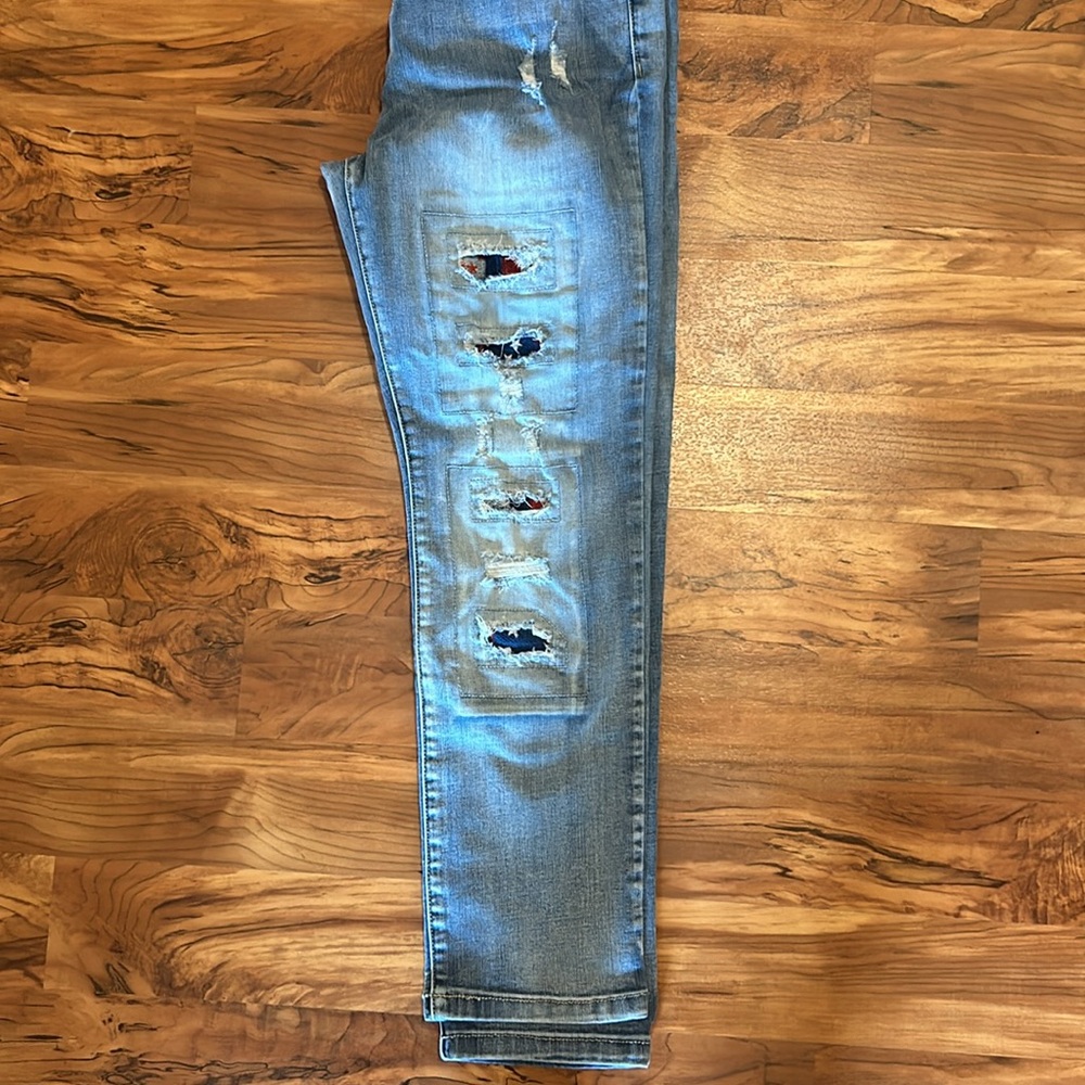 Denim - Picture 3 of 4